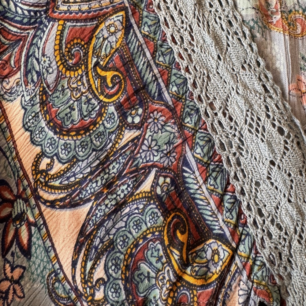 Angie Floral Patterned Garment - Picture 6 of 7